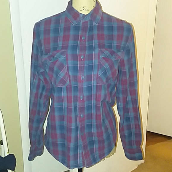 Button down - Picture 1 of 3